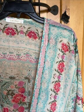 entro Floral Print kimono in Cream, Pink & Teal